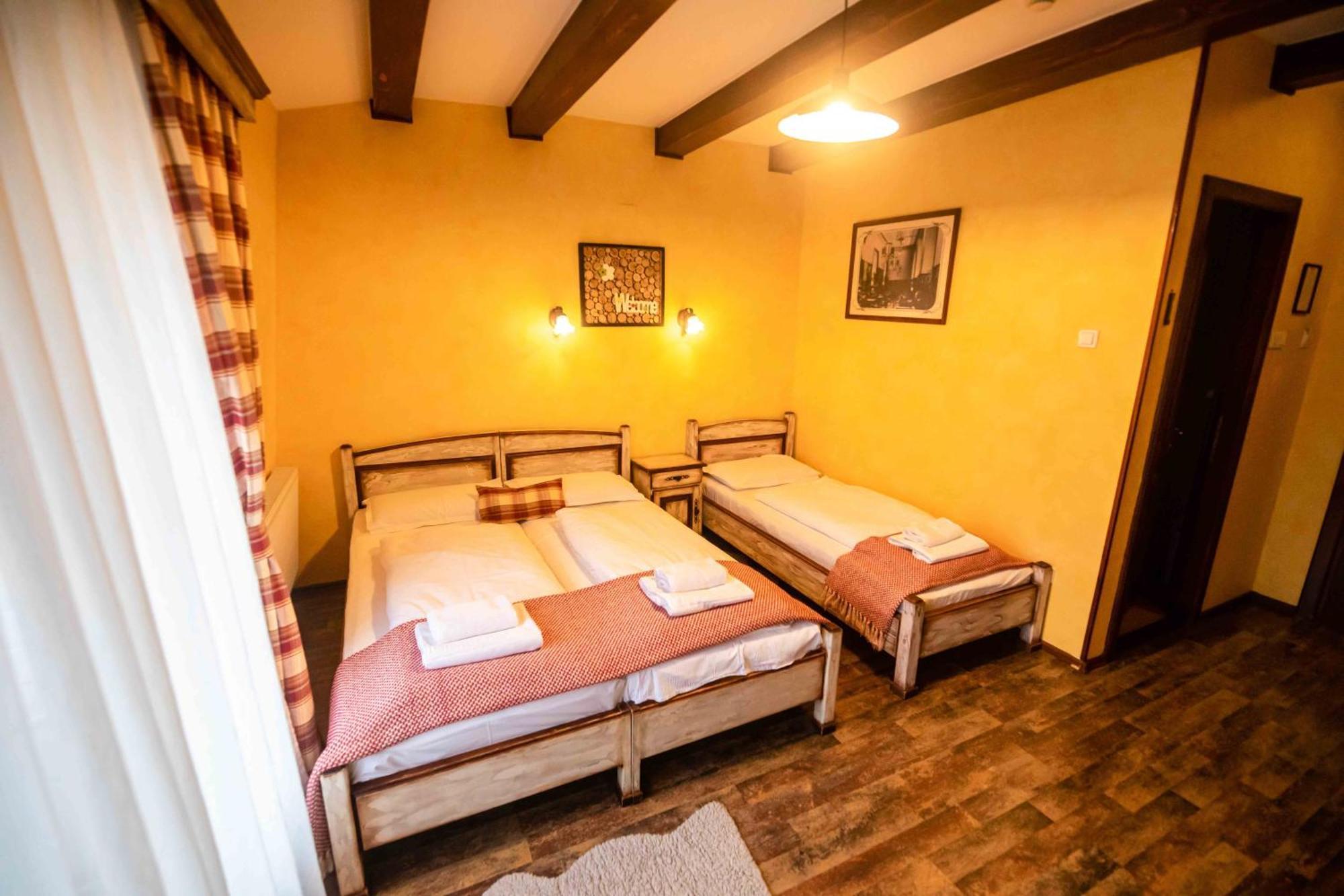 Pensiune Restaurant Lyra Corunca Rom bilde